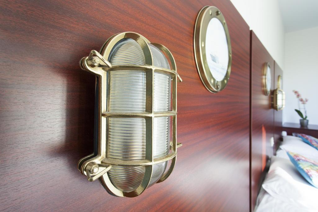 Hotel Les Gens De Mer La Rochelle Ла Рошел Екстериор снимка